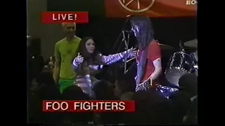 Dave Grohl - Invites girl on stage - How I Miss You - Foo Fighters