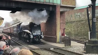 60007 Sir Nigel Gresley departs Bury