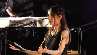 PJ Harvey, live , 10 August 2017, Vienna, Part 4, The Words That Maketh Murder + The Glorious Land
