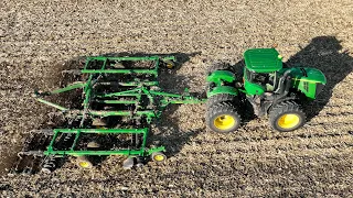 Devastating Corn Fields With The Best Tillage Tool On The Market (John Deere 2660VT)