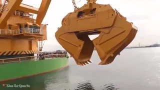 Take a look at the world's largest Giant River Dredging Machine 1