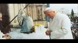 El Papa Juan Pablo II recibe a la Virgen de Lujan (JMJ Buenos Aires, Abril 1987)