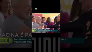 Lula é vacinado por Alckmin e lança campanha nacional de vacinação