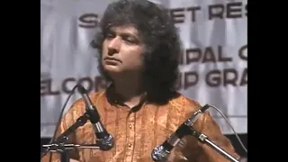 Pandit ShivKumar Sharma & Ustad Zakir Hussain - India Live 1998 - Raga Charukeshi