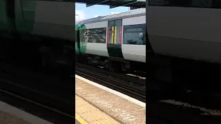 speedy class 377 passes salfords