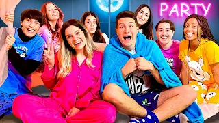 PIGIAMA PARTY GIGANTE CON TUTTI I NOSTRI AMICI A CASA DI NINNA E MATTI ALLE 3 DI NOTTE!🌜