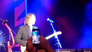 Sammy Hagar (w/Rick Springfield) - Jessie's Girl - The Strat - Las Vegas - 11-12-2021