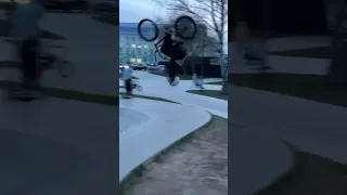 Сальто с подката. #bmx #bmxstreet #bmxlife #bmxforlife #tricks #fall #fail #edit #slowed #mellstroy