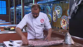 Aprende a filetear pescado con el chef Benito | MasterChef México 2016