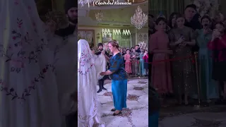 Сняли платок с невесты
