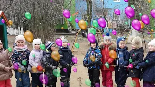 Видеопоздравление в день Матери от детей в детском саду.