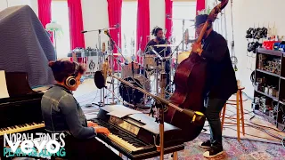 Norah Jones, Questlove and Christian McBride - Why Am I Treated So Bad (Live)