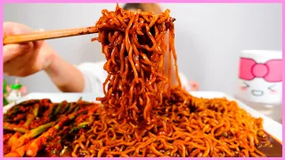 SPICY BLACK BEAN FIRE NOODLES + SPICIEST GREEN ONION KIMCHI IN THE WORLD l MUKBANG