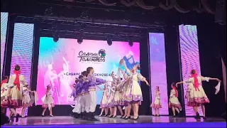 ансамбль "Школьные годы" танец "Праздничный пляс". Красноярск