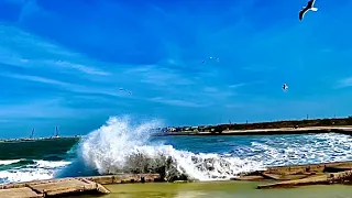 Inbound ship with rising tide - Water Displacement