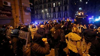Hundreds protest, clash with police in Naples over new coronavirus curfew