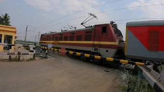 Dangerous Dust Stormy Puri - Kamakhya Express Furious Deadly Speed Moving Out Railgate