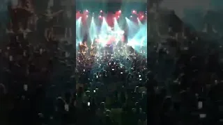 Вєрка Сердючка на концерті в Празі. Данилко змінив образ просто на концерті.  Гудбай!
