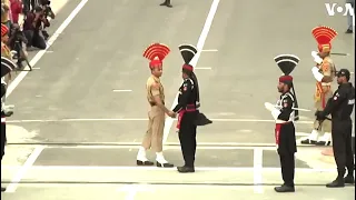 ワガ国境フラッグセレモニー（パキスタン／インド） WAGHA FLAG CEREMONY