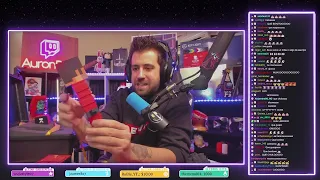 Auron muestra el regalo que le dio Twitch por organizar los squid craft games
