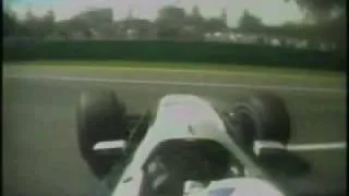 Melbourne 2000 - Coulthard crashes during Qualify