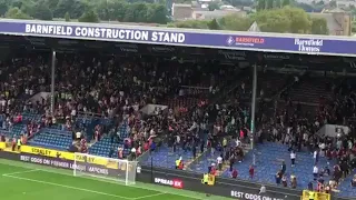 Burnley vs Arsenal 0-1 Boths fans clashing after full time