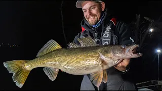 Slow Rolling Rapala BX Swimmers on the Fox River for Magnum Walleyes! In Depth Outdoors S15 E2