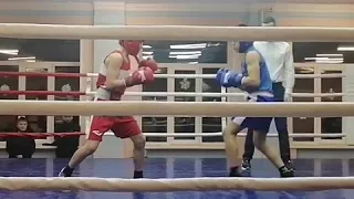 Соревнования по боксу 14-15 лет 50кг дерябин Руслан в синем углу г. Березники.