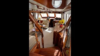 Trader 535 Signature Malta interior walkthrough