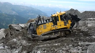 Komatsu D375A-8 working in French Alps - Part 1