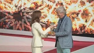 Actress Isabelle Huppert pays tribute to director Paul Verhoeven at the Marrakech Film… - cinema