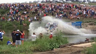 Команда КАМАЗ преодолевает брод на Silk Way Rally