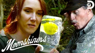 Amanda Helps Mark and Huck Make Fruit Infused Moonshine Twice As Fast | Moonshiners