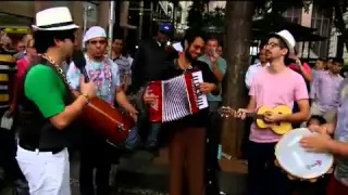 PAGODE NA OFENSA PROVOCA PESSOAS NO CENTRO DE SP