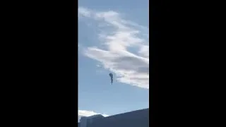 Video shows hot air balloon crashing in New Mexico