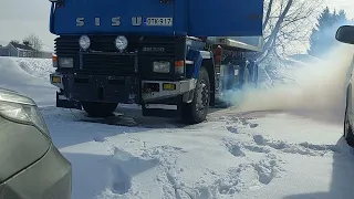 Pitäisi lähteä sisulla reissuun pitkästä aikaa.