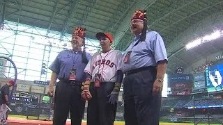 CLE@HOU: Courageous fan Dock on throwing first pitch