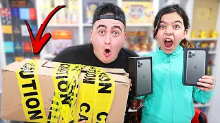 Dumpster Diving Abandoned Apple Store With Little Sister!! We Found IPhones & A Camera!! *SCARY*