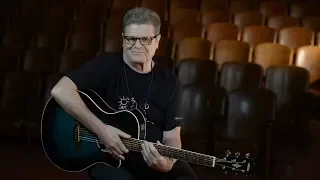 Gustavo Santaolalla interpreta  “Secreto en la montaña”