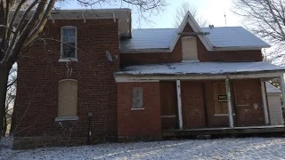 Exploring an Abandoned House in East Clarington