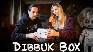 APRO UNA DIBBUK BOX DEL DARK WEB ** NON FATELO **