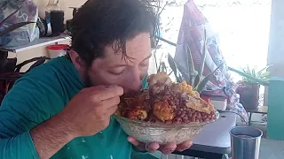 boa tarde!vamos  ouvi e 👀 o compadre comendo seu pirexzão de comida e de quebra uma história 🤣🤣