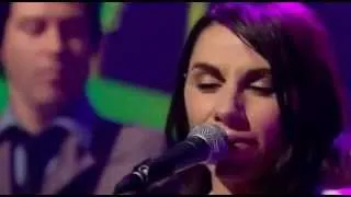 PJ Harvey & Josh Homme - Crawl Home + I Wanna Make It Wit Chu (Jools Holland)