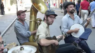 Johnson, Moll and King's 'Ice Cream' played by The Rhythm Wizards.