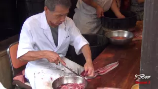 How to cut an eel