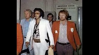 Look what really happened that day in October of 1976 between Elvis and Red West !