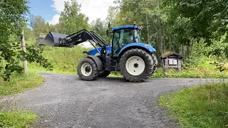 Traktor New Holland T6070, selges på nettauksjon på Diger.no