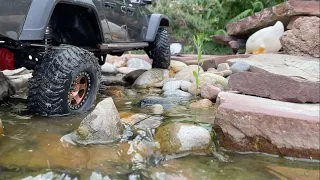 Water Crossing a Jeep Gladiator - Axial SCX10 III - Backyard Trail Run