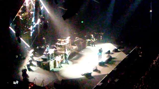 Mini nirvana reunion Foo Fighters Live with Pat Smear and Krist Novoselic at Matthew Knight Arena