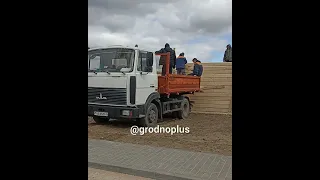 В Гродно началась установка обновлённой композиции по мотивам фильма "Белые Росы"